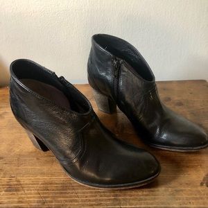 Johnston & Murphy Black Ankle Booties